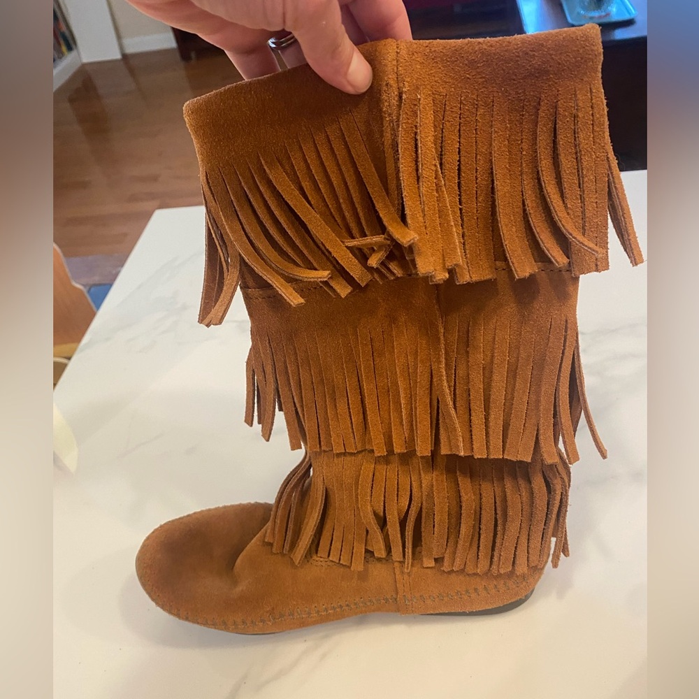 Minnetonka Moccasins 3 Layer Fringe Boots Women Size 8 Brown Suede Leather